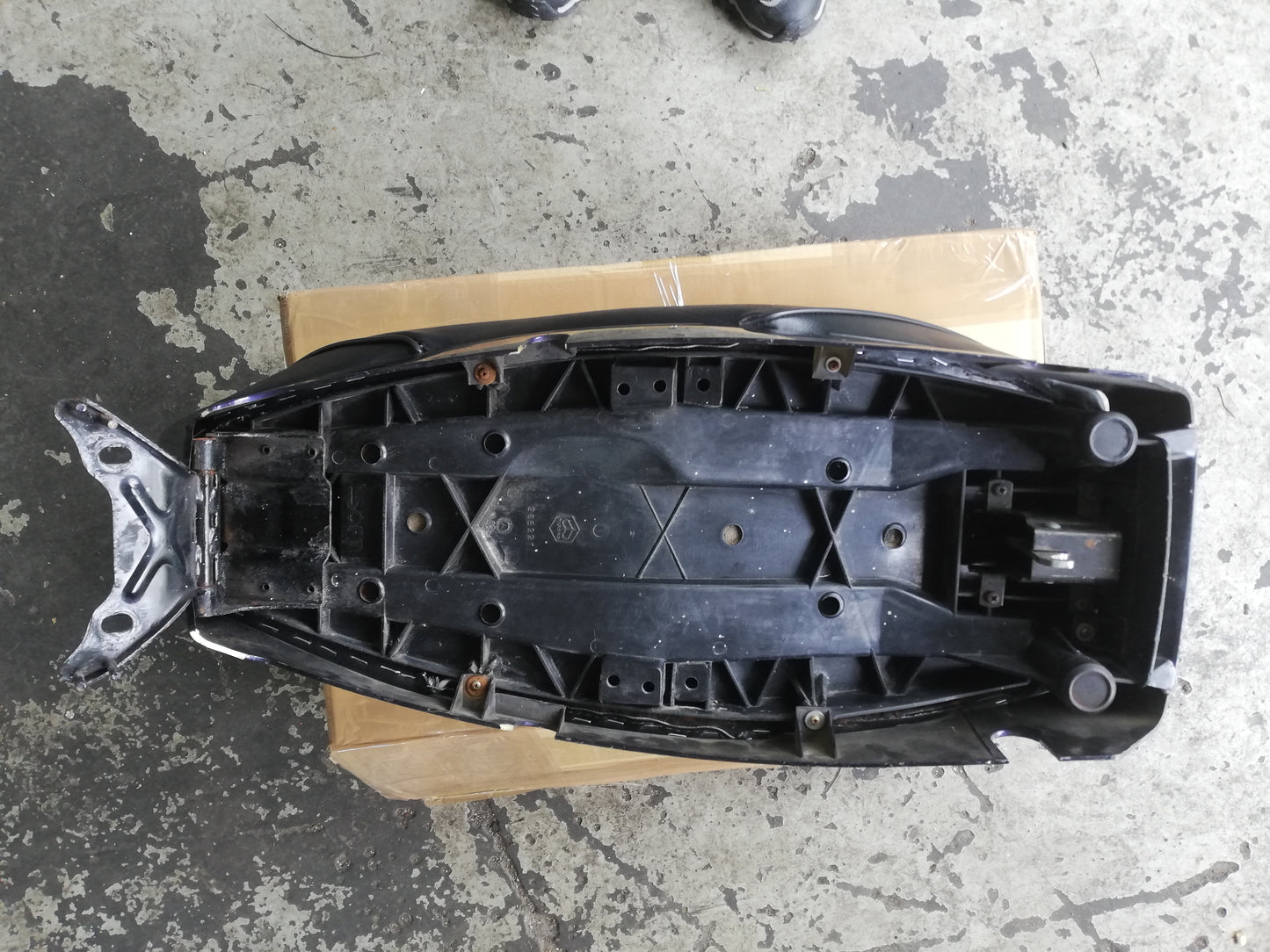 Vespa PK 50 XL Schwarz Sitzbank