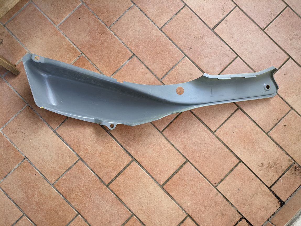 Seitenteil Rahmenverkleidung links RV 125 gelb neu